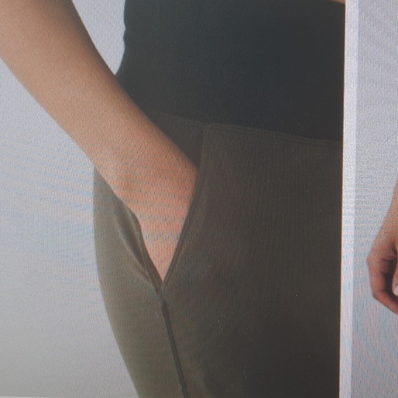 Lululemon 2 Sunset Salutation Crop Fatigue green - Picture 4 of 14